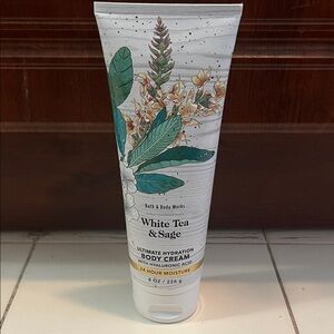 Bath & Body Works White Tea & Sage Body Cr€am- White/Green